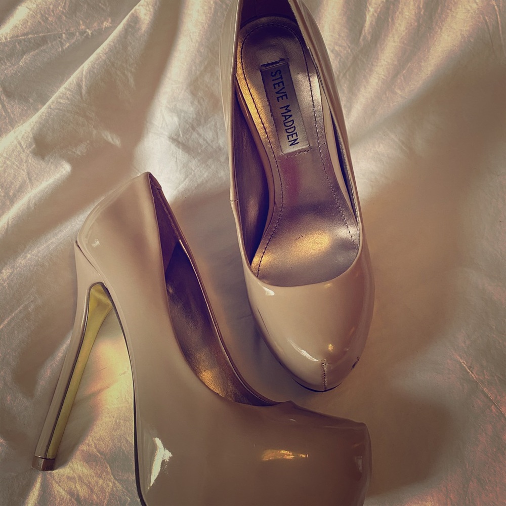 Steve Madden pumps!